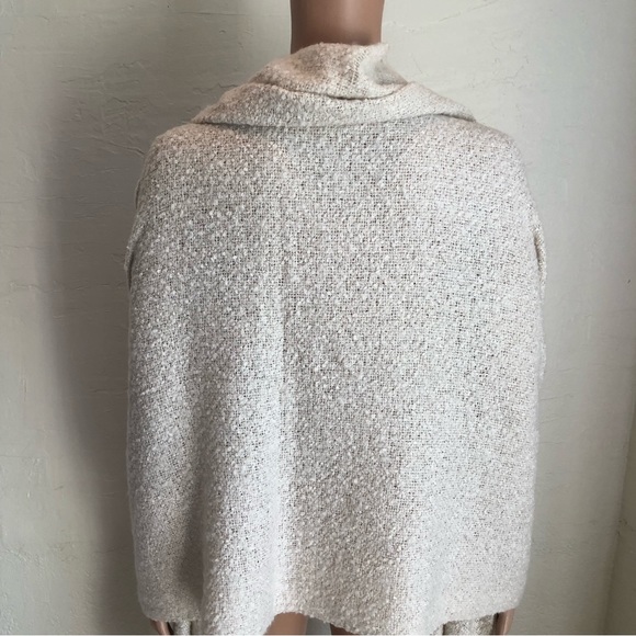 Steve Madden Girl Ivory/Gold Warm Winter Knitted Scarf One Size NWT Fringes - Picture 3 of 15